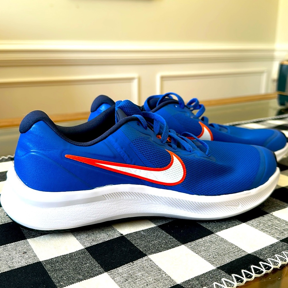 NWOT Nike Starrunner Tennis Shoes